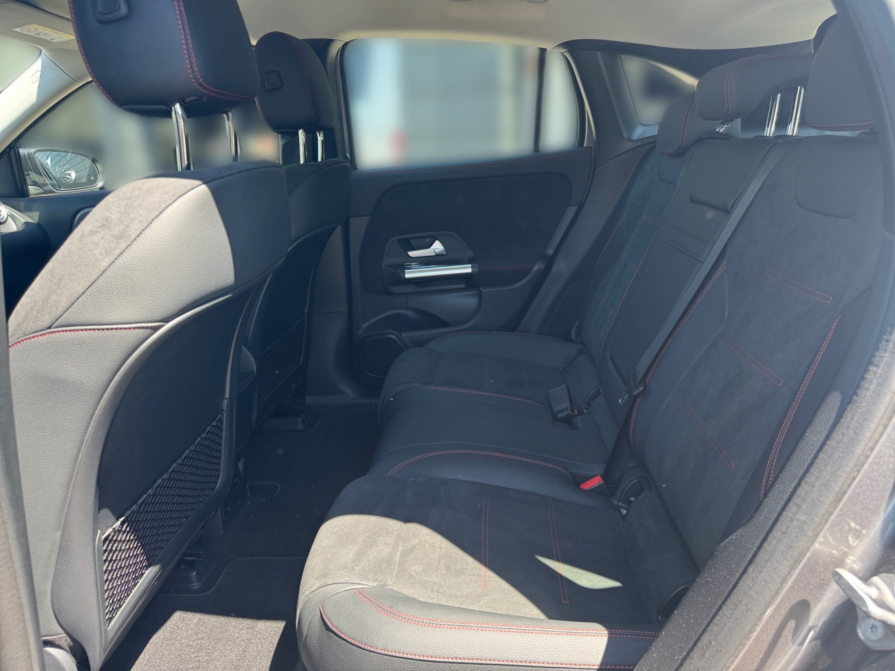Getriebe: AutomatikgetriebeDetailangaben f&uuml;r XEV Fahrzeug: Batterietechnologie: Lithium-Ionen,  Nutzbare Batteriekapazit&auml;t: 66,0kWh,  Batteriezustand: 94%,  Ladezeit (in Minuten): 375 (10% bis 100%),  Schnellladezeit (in Minuten): 30 (10% bis 80%)Ausstattungslinie: AMG Line Exterieur,  AMG Line InterieurAusstattungspakete: Ausstattungspaket: Advanced-Paket, Laderaum-Paket, Remote und Charging Services Premium,  AMG Sportpaket,  Komfort Paket: Sitzkomfort-Paket,  Licht- und Sichtpaket,  Businesspaket,  SpiegelpaketAssistenzsysteme: Fernlichtassistent,  Aktiver Park-Assistent inkl. PARKTRONIC: Parkassistent mit Querfunktion,  R&uuml;ckfahrkamera,  DISTRONIC,  Berganfahrhilfe,  Spracheingabesystem,  M&uuml;digkeitserkennung,  Aktiver Lenk-Assistent,  Fahrerassistenzpaket,  COLLISION PREVENTION ASSIST,  Verkehrszeichenerkennung m. Geschwindigkeitslimit-AssistentLicht und Sicht: LED-Scheinwerfer,  Tagfahrlicht,  Regensensor,  Automatisch abblendende Innen- und Au&szlig;enspiegel,  Ambientebeleuchtung mehrfarbig,  LichtsensorAudio &amp; Kommunikation: MBUX,  Navigationssystem,  Radio,  Multi-Funktions-Display,  Digitaler Radioempfang DAB,  zentrale Bedieneinheit: Touchpad,  AUX &amp; USB Anschluss,  Mercedes connect me: Konnektivit&auml;ts-Paket Navigation,  Handyvorbereitung Bluetooth,  Android Auto u. Apple CarPlay,  WLAN HotspotKomfort: Digitales Kombiinstrument,  Klimaautomatik,  Fahrersitz elektrisch,  Memoryfunktion Fahrersitz,  Lordosenst&uuml;tze Fahrer/Beifahrer,  Sitzheizung Fahrer/Beifahrer,  Sportsitze,  Armauflage hinten,  Servolenkung,  Lenks&auml;ule verstellbar,  Start-Stopp System,  Zentralver. mit Fernbedienung,  Fensterheber elektrisch,  EASY-PACK Heckklappe,  DYNAMIC SELECT,  Getr&auml;nkehalter vornInterieur: Sitze Kunstleder Ledernachbildung ARTICO / Mikrofaser MICROCUT schwarz,  Innenfarbe schwarz,  Multifunktions-Sport-/Lederlenkrad,  Bordcomputer,  R&uuml;cksitze klappbar,  Dekoreinlagen: Zierelement hinterleuchtet, Zierelemente Spiraloptik hinterleuchtet,  Lenkrad-SchaltwippenExterieur: Anh&auml;ngerkupplung schwenkbar: Anh&auml;ngevorrichtung mit ESP Anh&auml;ngerstabilisierung,  Touchscreen Bedienung,  AMG Leichtmetallfelgen 18 Zoll,  Au&szlig;enspiegel elekt. anklappbar,  Dachreling,  Notrufsystem,  Ladekabel Mode 3 (Typ 2/2): 5m glatt,  Wechsel-/Gleichstromladesystem (AC/DC Laden),  StauassistentSicherheit: i-Size Kindersitzbefestigung,  Fu&szlig;g&auml;ngerschutzsystem,  Fahrer- /Beifahrerairbag,  Seitenairbag vorn und hinten,  Knieairbag Fahrer,  Traktionskontrolle,  Elektr. Stabilit&auml;tsprogramm ESP,  Reifendruckkontrolle,  Wegfahrsperre,  Au&szlig;entemperatur Anzeige,  Antiblockiersystem ABS,  Bremsverschlei&szlig;anzeige,  Notbremsassistent,  Akustischer UmfeldschutzWeitere Ausstattung: K34 Streckenbasierte GeschwindigkeitsanpassungSonstige Ma&szlig;e und Gewichte: Nutzlast: 430 kg,  zul&auml;ssiges Gesamtgewicht: 2.470 kg,  Radstand: 2.729 mmIrrt&uuml;mer und &Auml;nderungen vorbehalten