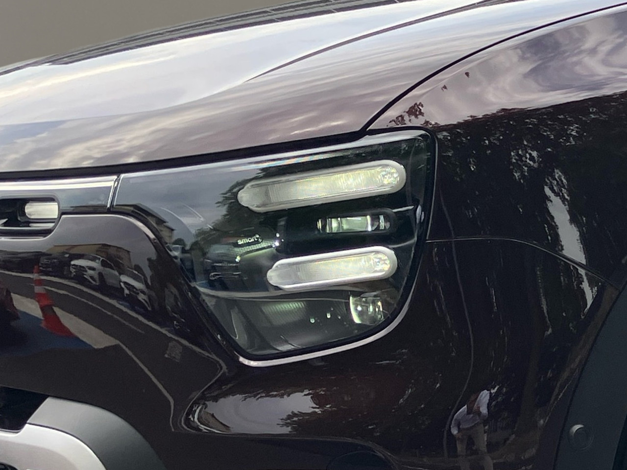 Getriebe: Automatikgetriebe, 1 GangAssistenzsysteme: Head-up-Display HUD,  selbstlenkende Einparkhilfe,  Automatische Distanzregelung ACC,  Spracheingabesystem,  Totwinkel-Assistent,  SpurhalteassistentLicht und Sicht: CyberSparks LED,  Regensensor,  Automatisch abblendender Innenspiegel,  Colorverglasung,  Dynamische LeuchtweitenregulierungAudio &amp; Kommunikation: Navigationssystem,  Multi-Funktions-Display 16:9,  Soundsystem: beats,  Bluetooth Audiostreaming,  Handyvorbereitung BluetoothKomfort: Klimaautomatik, 2 Zonen,  Panoramadach,  Fahrer-/Beifahrersitz elektrisch,  Memoryfunktion Fahrersitz,  Lordosenst&uuml;tze Fahrer,  Sitzheizung Fahrer/Beifahrer,  Easy-Entry Einstiegshilfe,  Armauflage hinten,  Servotronic,  Lenks&auml;ule verstellbar,  Keyless-Entry,  Zentralver. mit Fernbedienung,  Automatisch &ouml;ffnende HeckklappeInterieur: Sitze Leder schwarz,  Innenfarbe schwarz,  Multifunktionslenkrad,  Lenkradheizung,  R&uuml;cksitze klapp- und teilbar,  Laderaumabdeckung,  DurchladesystemExterieur: Leichtmetallfelgen 19 Zoll: Rotor,  Au&szlig;enspiegel elekt.,  DachrelingSicherheit: ISOFIX Kindersitzbefestigung,  Fahrer- /Beifahrerairbag,  Kopfairbag vorn und hinten,  Seitenairbag vorn,  TCS,  Elektr. Stabilit&auml;tsprogramm ESP: mit TSA,  Reifendruckkontrolle,  Diebstahlwarnanlage,  Wegfahrsperre,  Antiblockiersystem ABSIrrt&uuml;mer und &Auml;nderungen vorbehalten