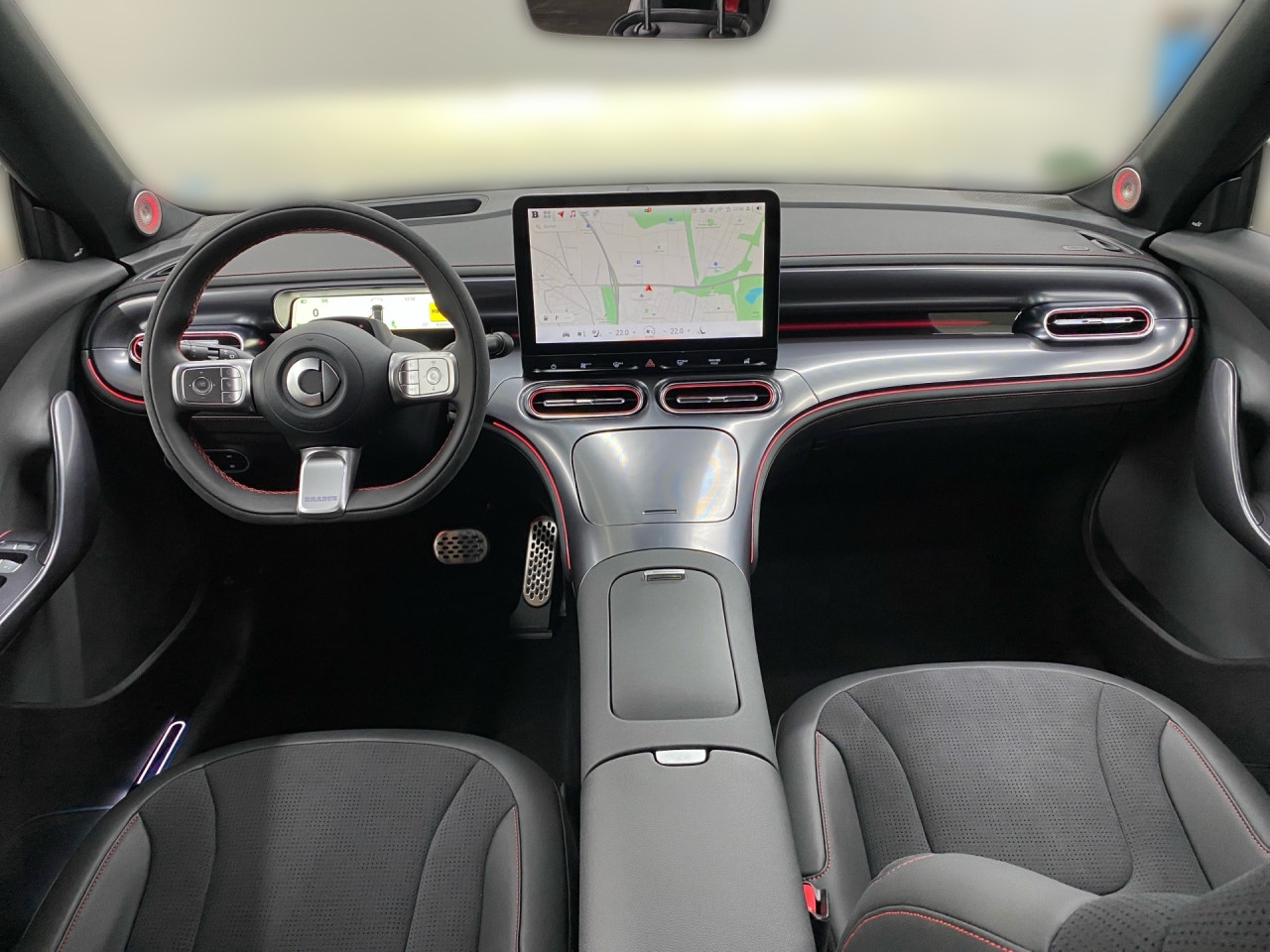 Getriebe: AutomatikgetriebeAusstattungslinie: Ausstattungslinie Exterieur: Brabus,  Ausstattungslinie Interieur: BrabusAusstattungspakete: SportpaketAssistenzsysteme: Head-up-Display HUD,  Fernlichtassistent,  Einparkhilfe,  R&uuml;ckfahrkamera: 360&deg; Rundumsichtkamera,  Fahrlichtautomatik,  Tempomat,  Berganfahrhilfe,  Spurhalteassistent,  Kollisionswarnung,  VerkehrszeichenerkennungLicht und Sicht: LED-Scheinwerfer,  Abbiegelicht,  Tagfahrlicht,  Regensensor,  Ambientebeleuchtung mehrfarbig,  LichtsensorAudio &amp; Kommunikation: Navigationssystem,  Radio,  Multi-Funktions-Display,  Digitaler Radioempfang DAB,  Soundsystem,  Kabelloses Laden f&uuml;r HandysKomfort: Digitales Kombiinstrument,  Klimaautomatik, 2 Zonen,  Panoramadach,  Fahrer-/Beifahrersitz elektrisch,  Memoryfunktion Fahrersitz,  Sitzheizung Fahrer/Beifahrer,  Easy-Entry Einstiegshilfe,  Servolenkung,  Keyless-Entry,  Zentralverriegelung,  Fensterheber elektrisch,  Automatisch &ouml;ffnende Heckklappe,  SitzklimatisierungInterieur: Sitze Teilleder Mikrofaser/Wildleder,  Innenfarbe schwarz,  Sportlenkrad,  BordcomputerExterieur: Touchscreen Bedienung,  Leichtmetallfelgen 19 Zoll,  Au&szlig;enspiegel elekt.,  NotrufsystemSicherheit: Fahrer- /Beifahrerairbag,  Elektr. Stabilit&auml;tsprogramm ESP,  Reifendruckkontrolle,  Au&szlig;entemperatur Anzeige,  Antiblockiersystem ABS,  Bremsverschlei&szlig;anzeige,  NotbremsassistentVerf&uuml;gbarkeit in Abstimmung mit VerkaufsberaterIrrt&uuml;mer und &Auml;nderungen vorbehalten