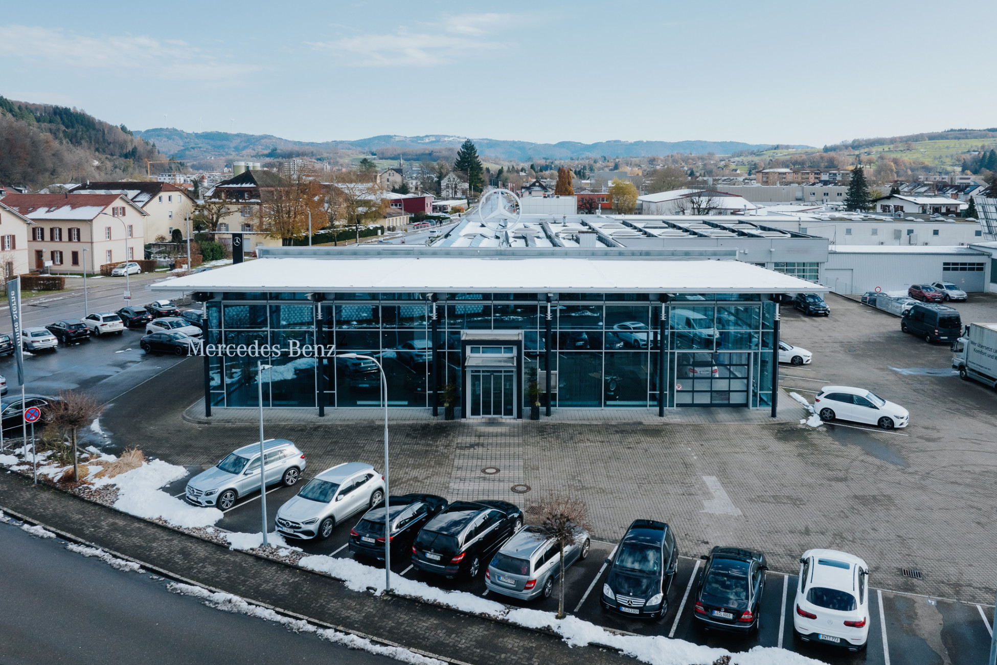 Alles auf einen Blick
Pkw
Originalteile und Zubehör, Verkauf Neu- und Gebrauchtfahrzeuge, Werkstatt
Reisemobile
Originalteile und Zubehör, Verkauf Neu- und Gebrauchtfahrzeuge, Werkstatt
Transporter
Originalteile und Zubehör, Verkauf Neu- und Gebrauchtfahrzeuge, Werkstatt